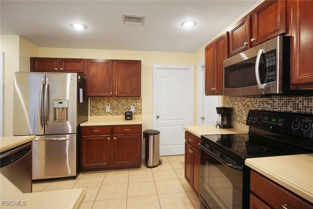 1916 Nw 13th Place - Photo 5