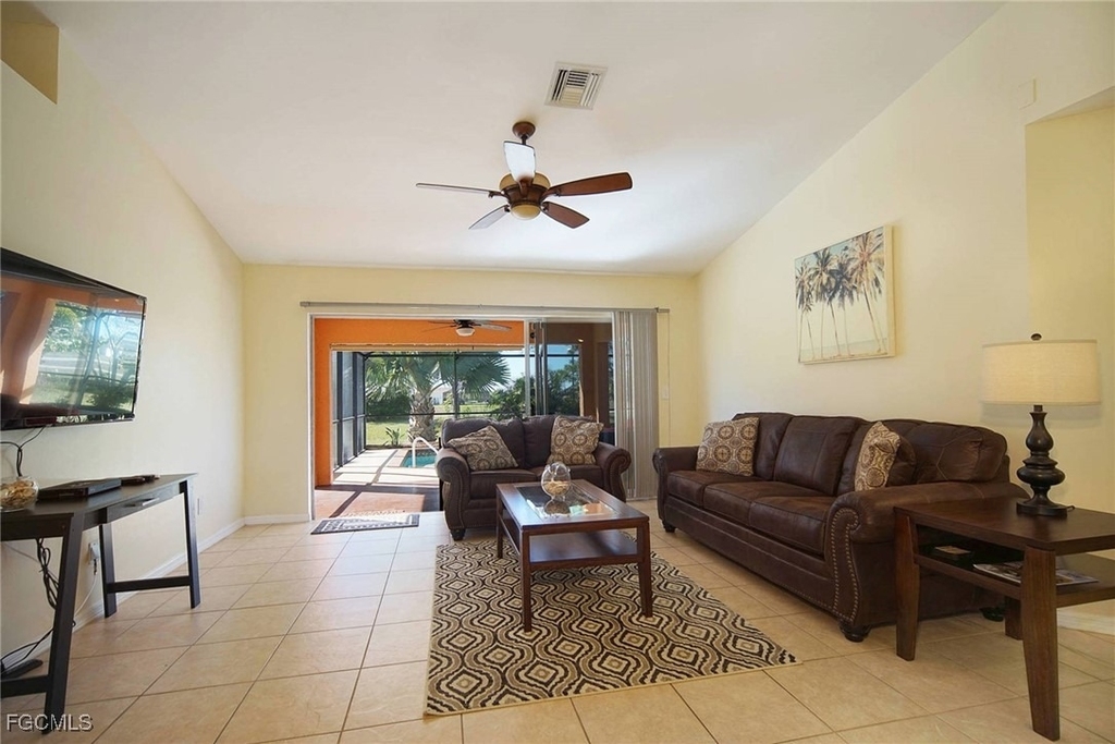 1916 Nw 13th Place - Photo 4