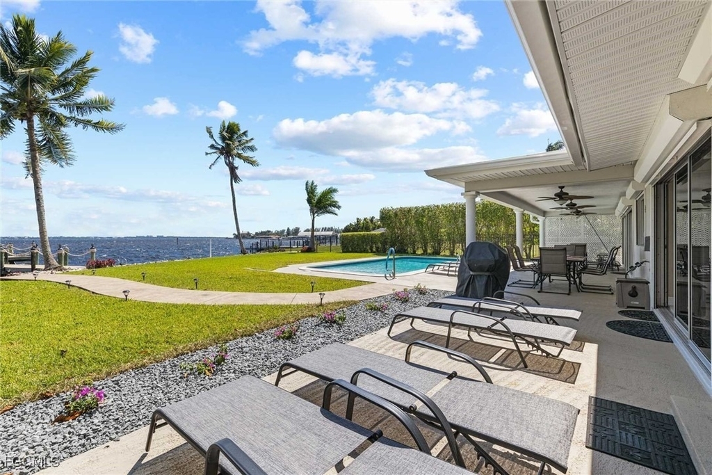 252 Bayshore Drive - Photo 1