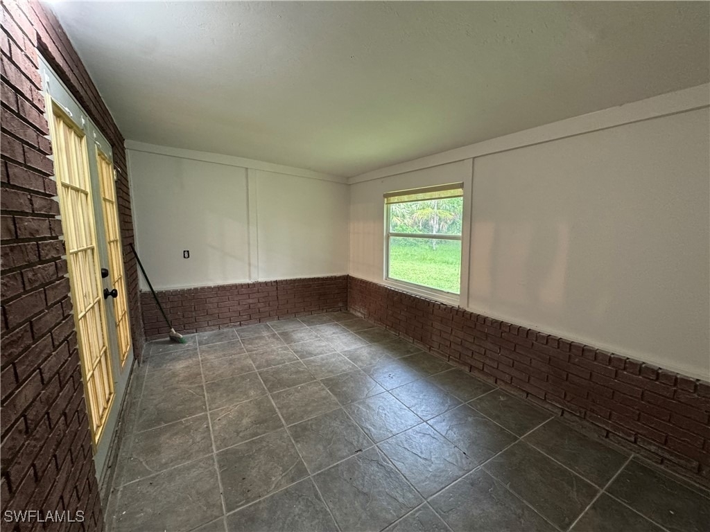 221 18th Avenue Nw - Photo 20