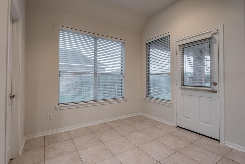 24623 Blane Drive - Photo 12