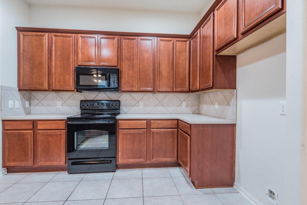 24623 Blane Drive - Photo 9