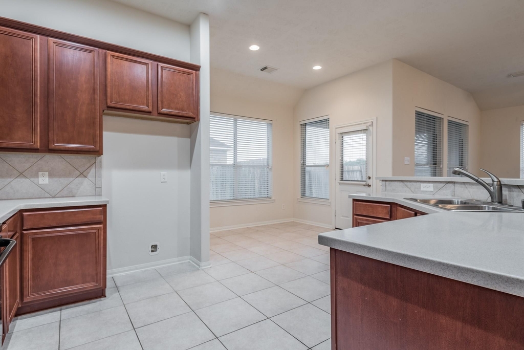 24623 Blane Drive - Photo 7