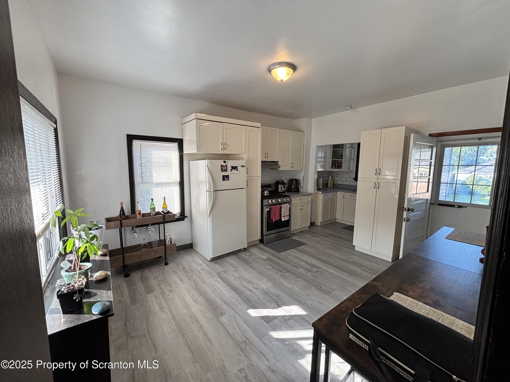 719 Saginaw Street - Photo 6