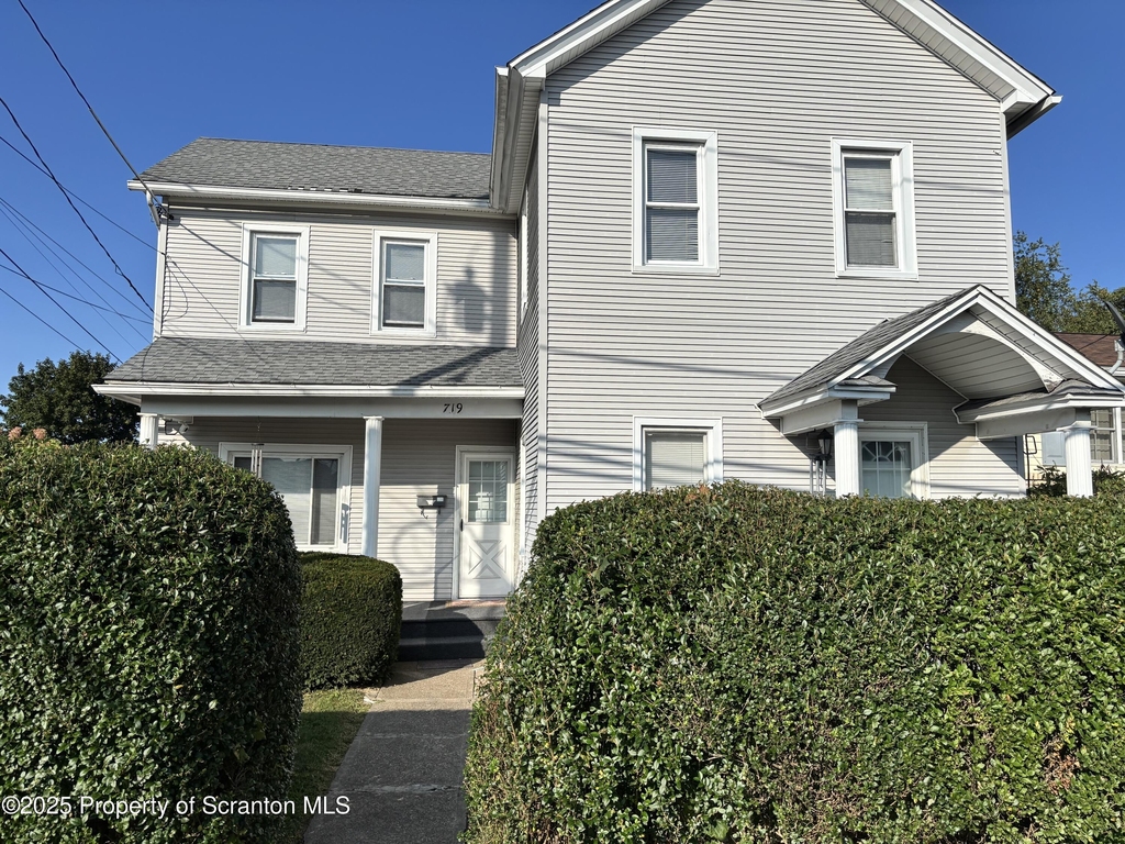 719 Saginaw Street - Photo 1