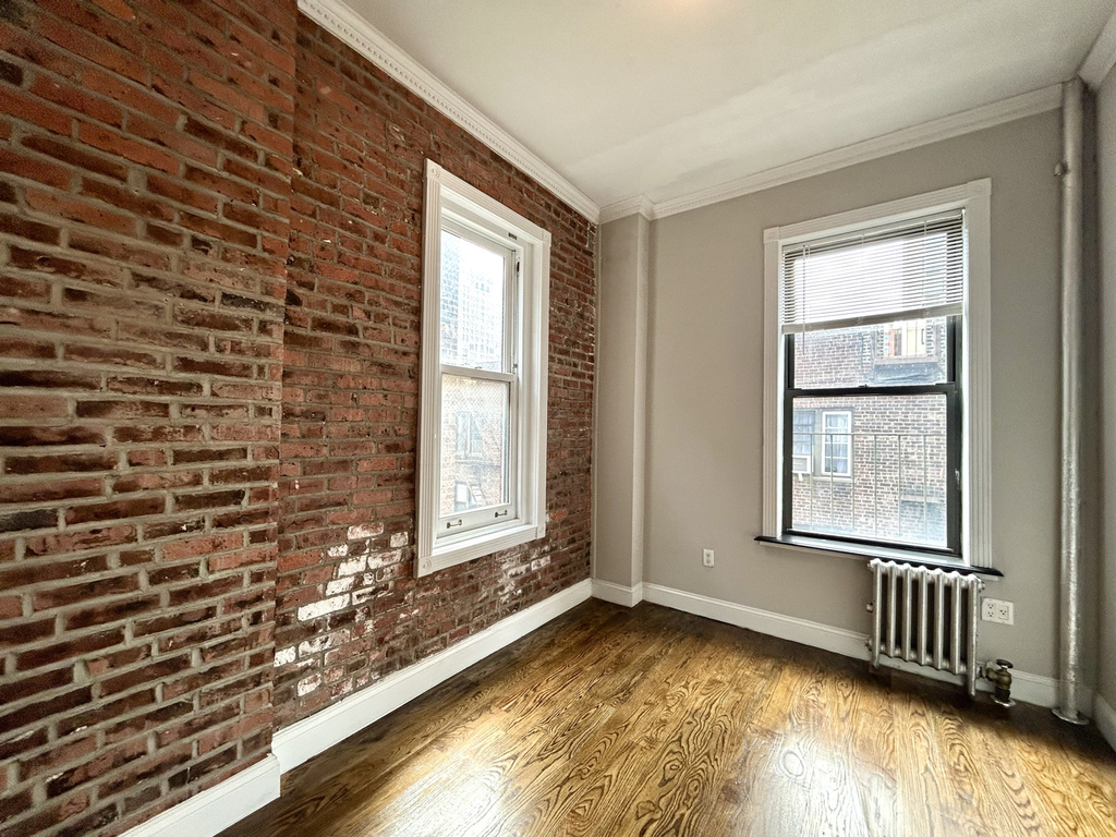 83rd & 3rd Ave - Photo 5