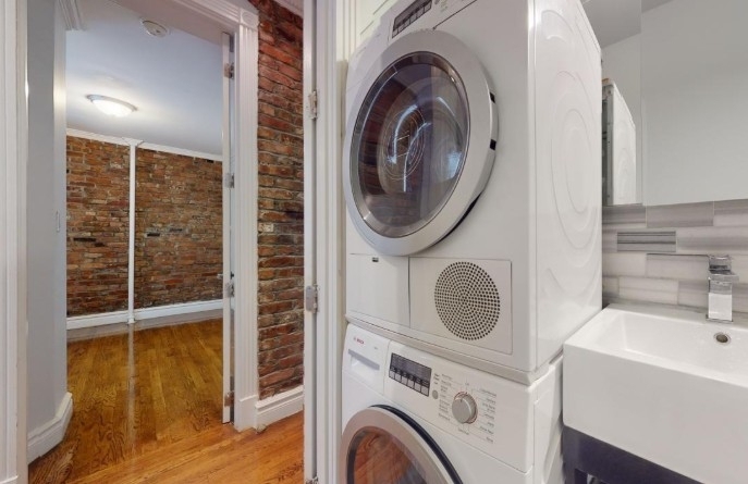 432 East 13th Street - Photo 2