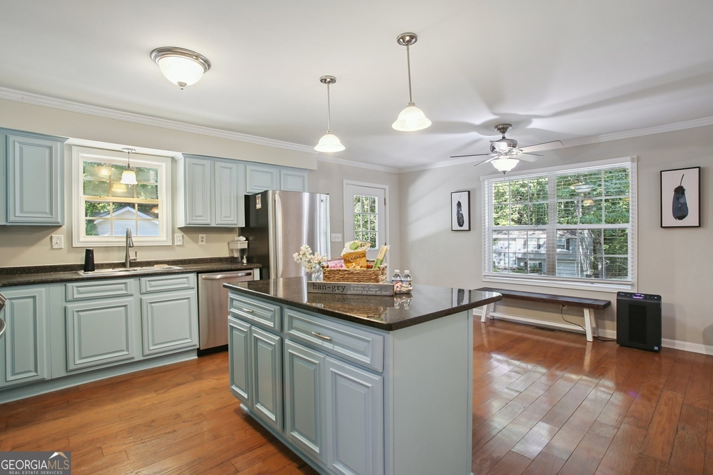 102 Hickory Drive - Photo 2