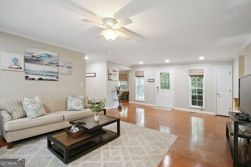 102 Hickory Drive - Photo 5