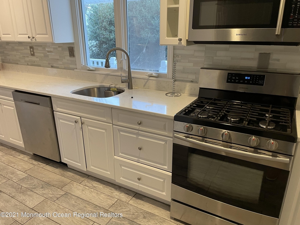 2 Phoenix Parkway - Photo 1