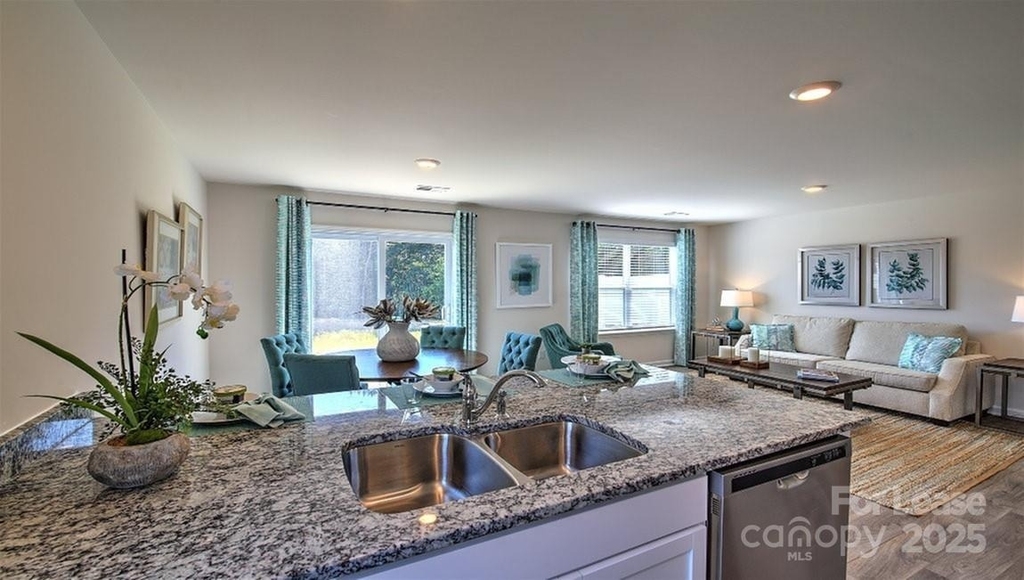 145 Monroe Creek Boulevard - Photo 4