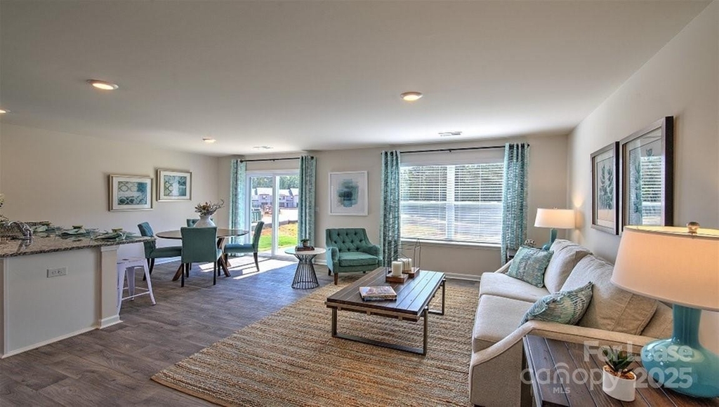 145 Monroe Creek Boulevard - Photo 4