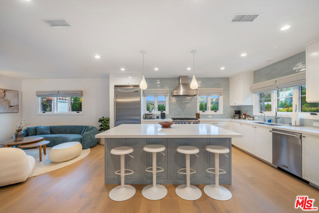 1948 N Curson Avenue - Photo 3