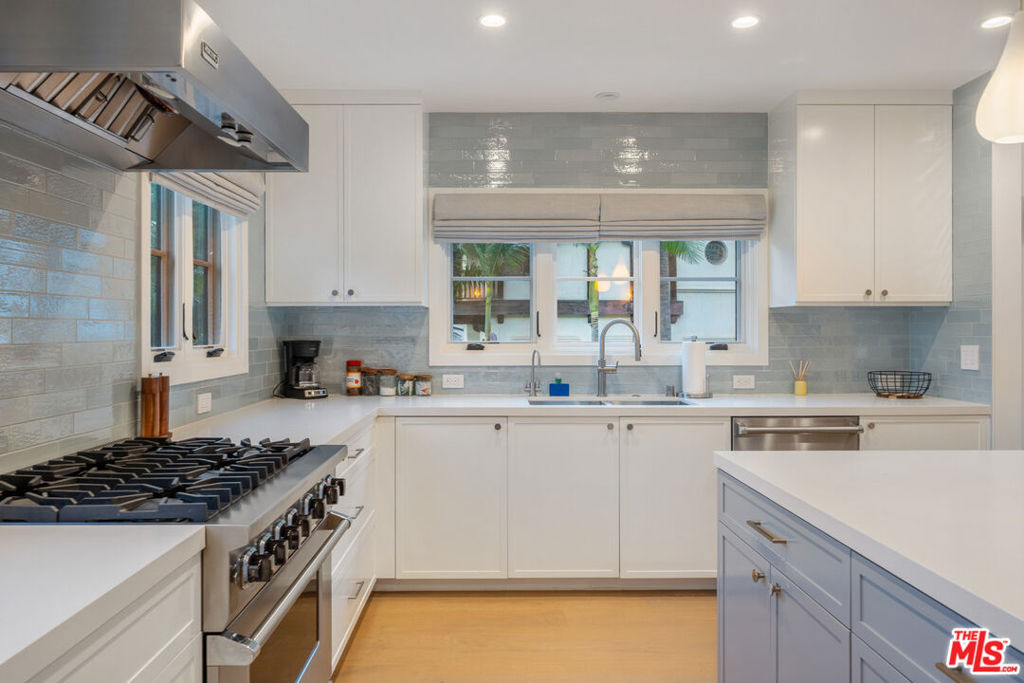 1948 N Curson Avenue - Photo 12