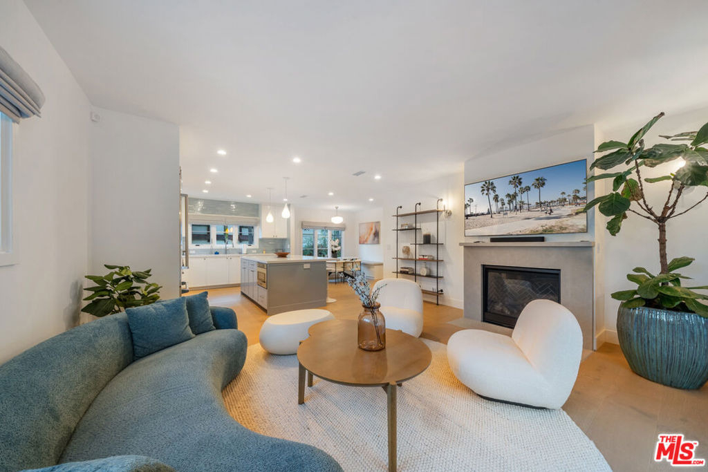 1948 N Curson Avenue - Photo 20