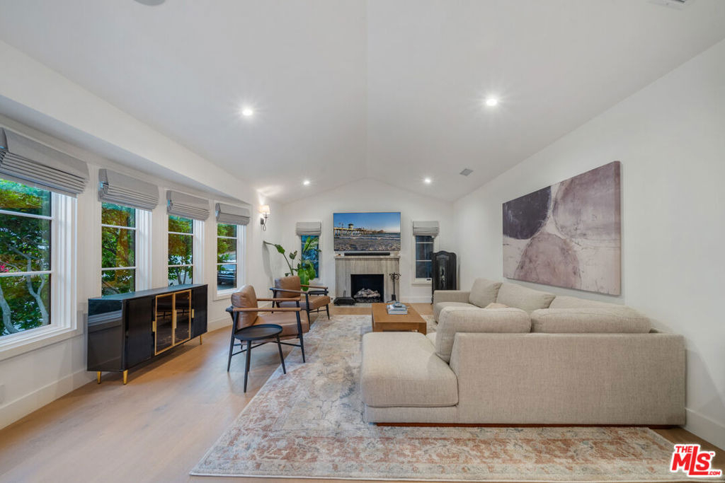 1948 N Curson Avenue - Photo 31