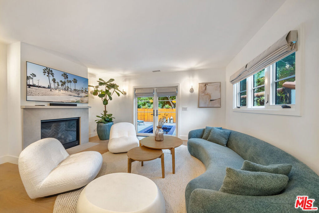 1948 N Curson Avenue - Photo 22