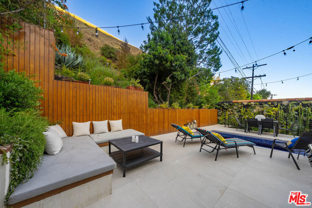 1948 N Curson Avenue - Photo 73