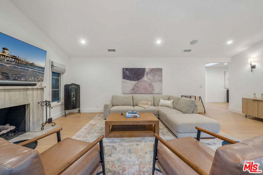 1948 N Curson Avenue - Photo 34