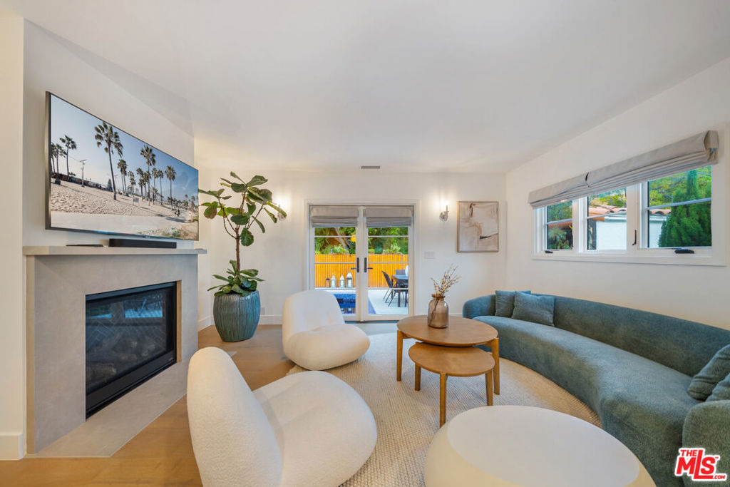 1948 N Curson Avenue - Photo 21