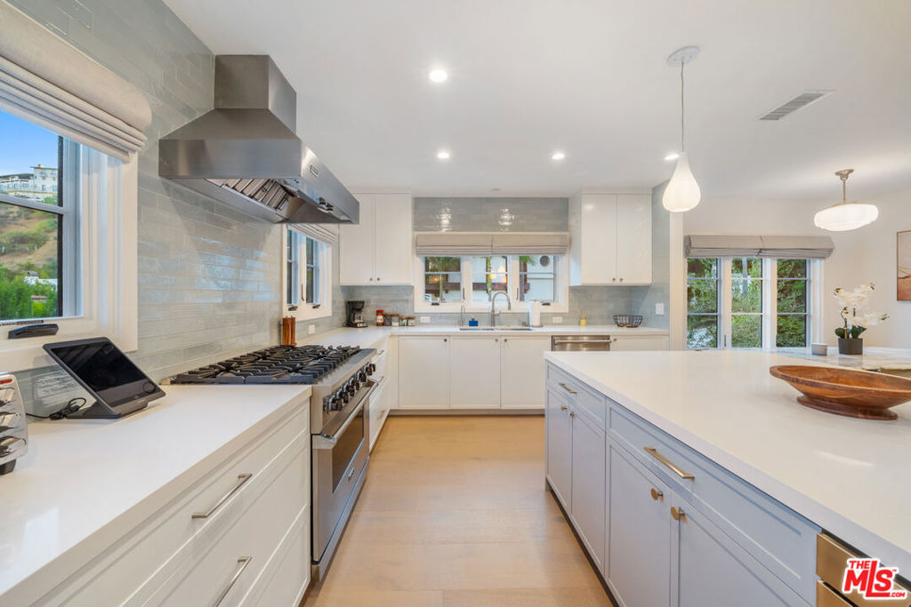 1948 N Curson Avenue - Photo 11