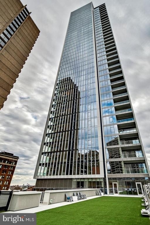 301 S Broad Street S - Photo 2