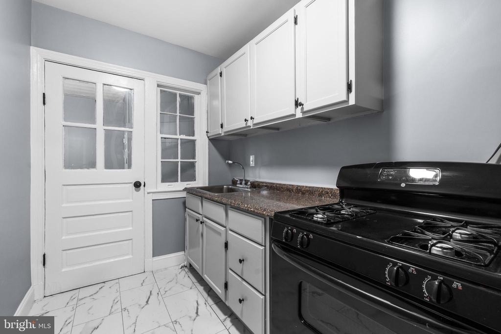 1721 29th Street Se - Photo 7