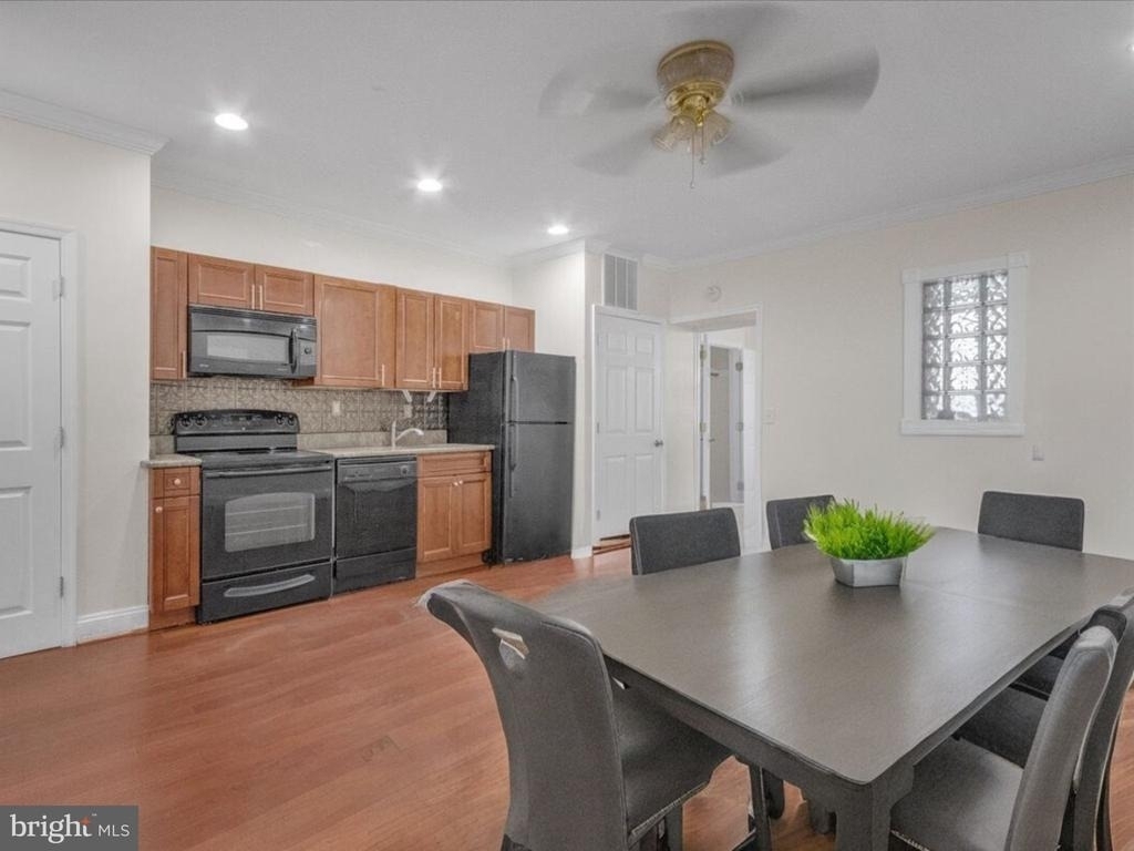 1707 Capitol Avenue Ne - Photo 2