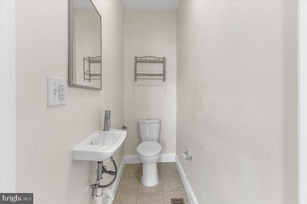 1707 Capitol Avenue Ne - Photo 8
