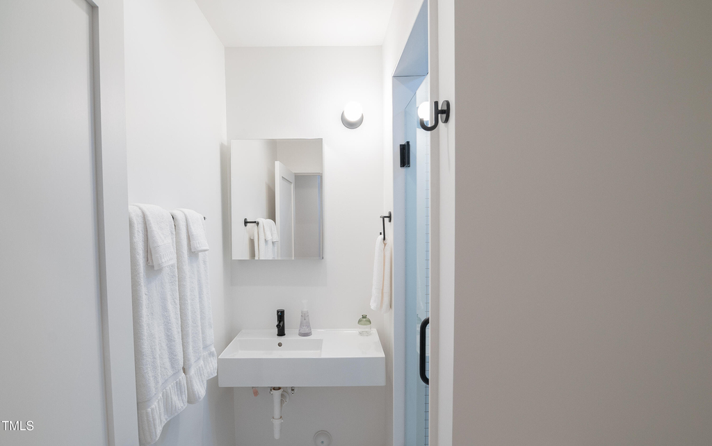 901 E Edenton Street - Photo 11