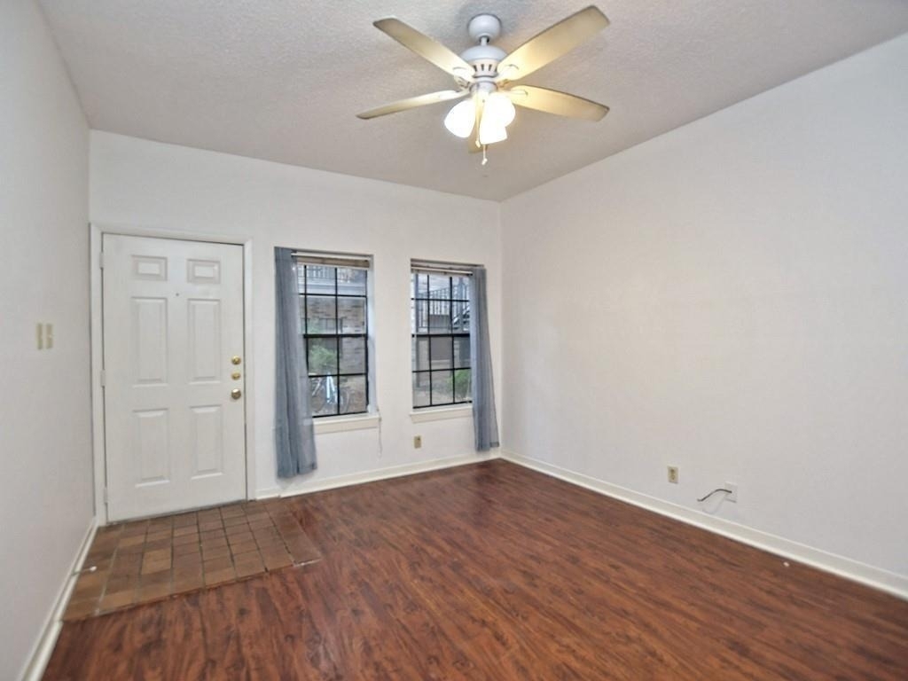2216 San Gabriel St - Photo 5