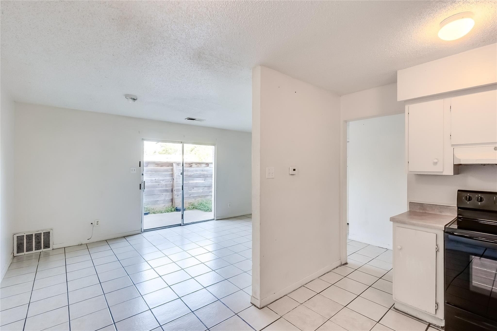 2215 Mission Hill Cir - Photo 8