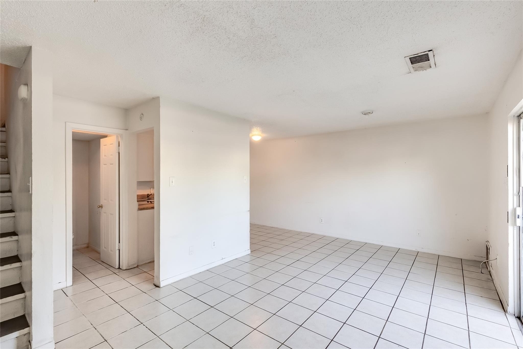 2215 Mission Hill Cir - Photo 4