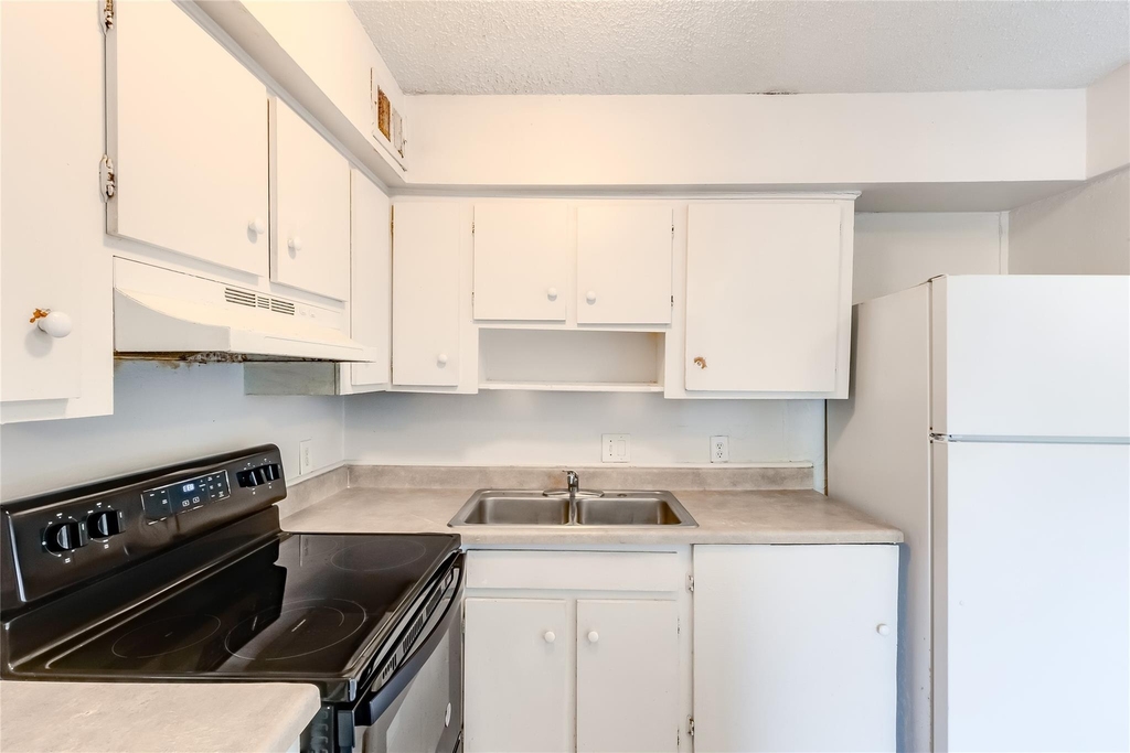 2215 Mission Hill Cir - Photo 7