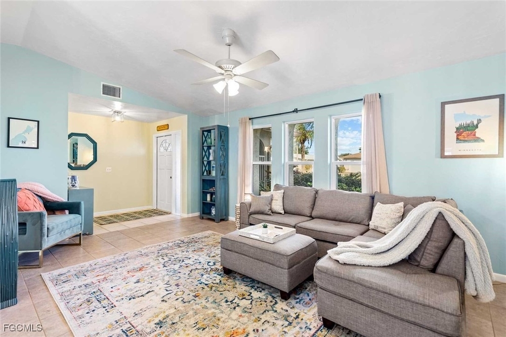1426 Se 34th Terrace - Photo 9