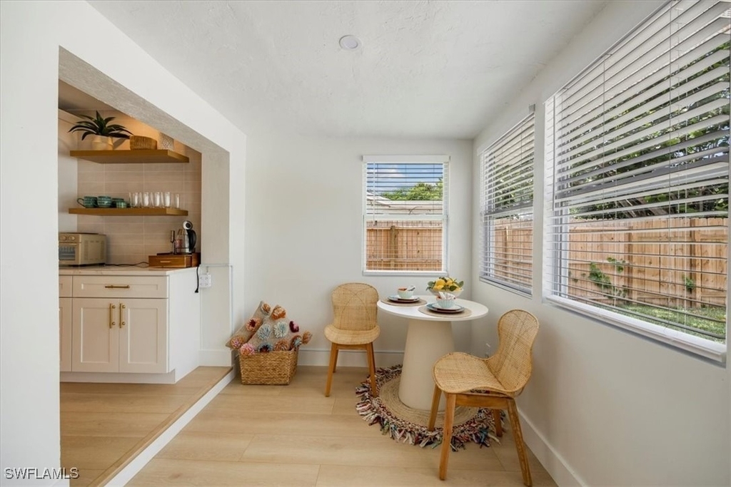 4523 Fluvia Avenue - Photo 8