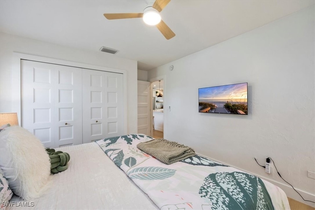 4523 Fluvia Avenue - Photo 12