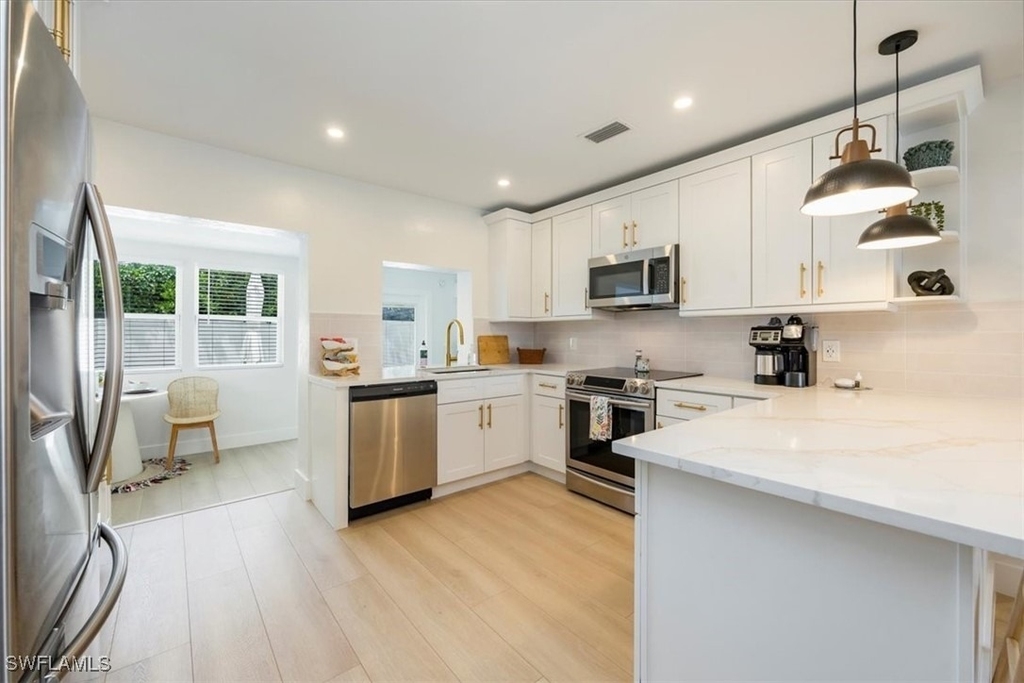 4523 Fluvia Avenue - Photo 4