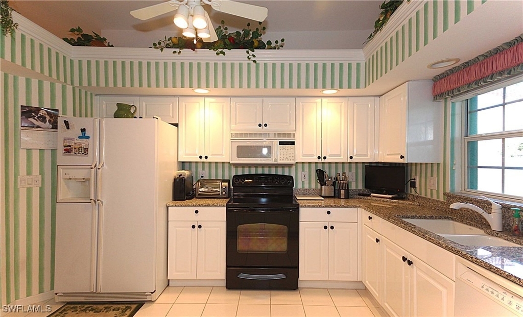 322 Melrose Place - Photo 3