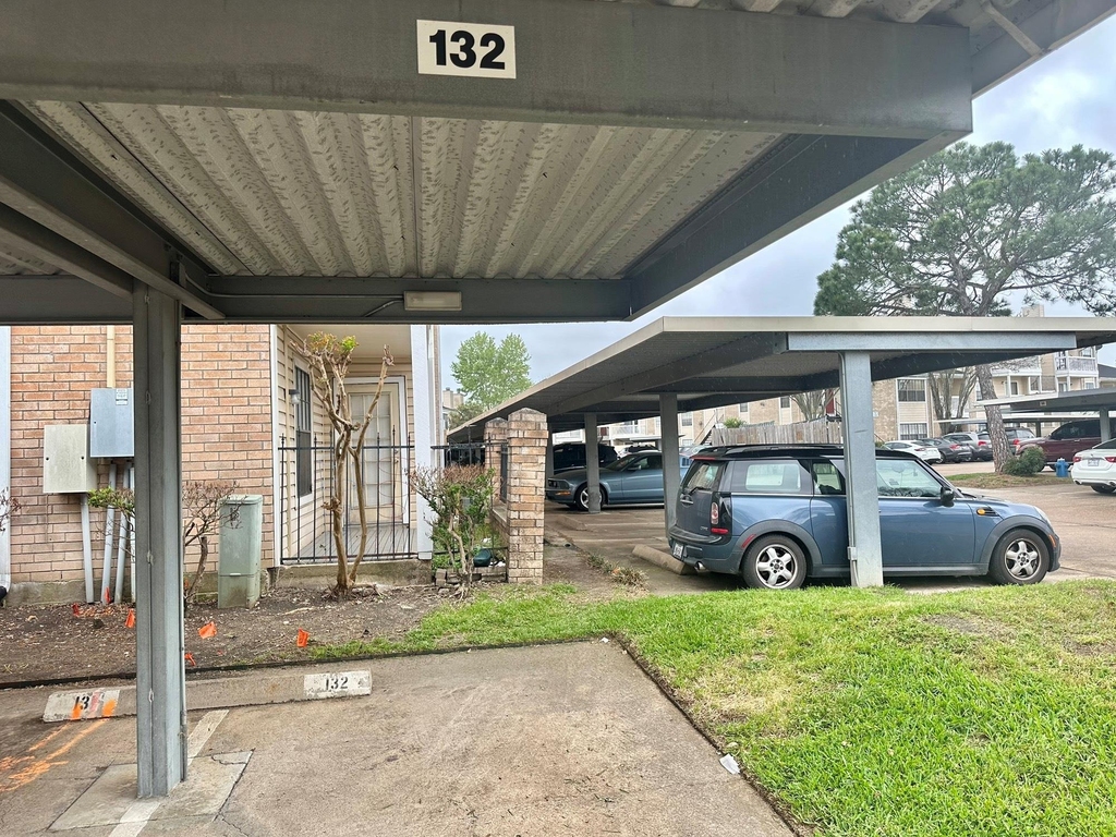 2750 Holly Hall Street - Photo 17