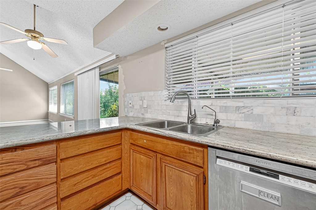 1535 Beaconshire Road - Photo 1