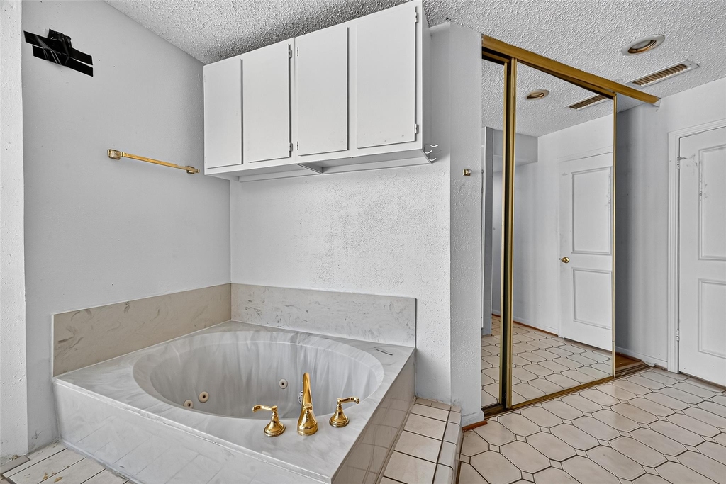 1535 Beaconshire Road - Photo 5