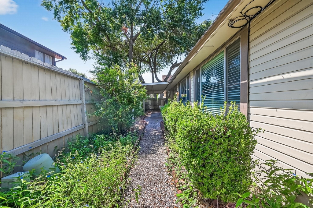 1535 Beaconshire Road - Photo 20