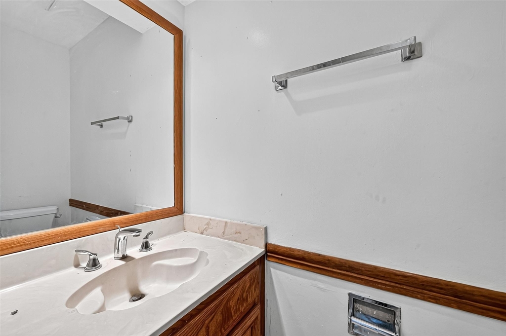 1535 Beaconshire Road - Photo 8