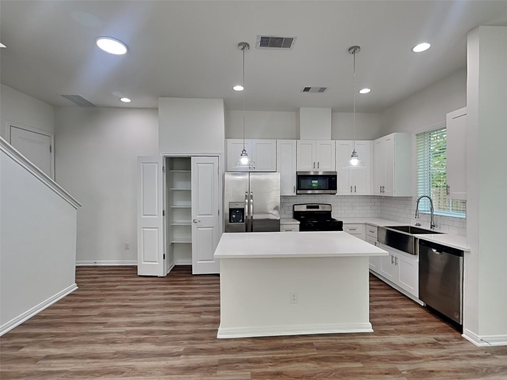 9902 Clark Road — Listing History and Nearby Rentals