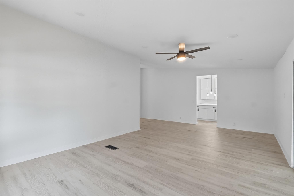 605 N Main Street - Photo 17