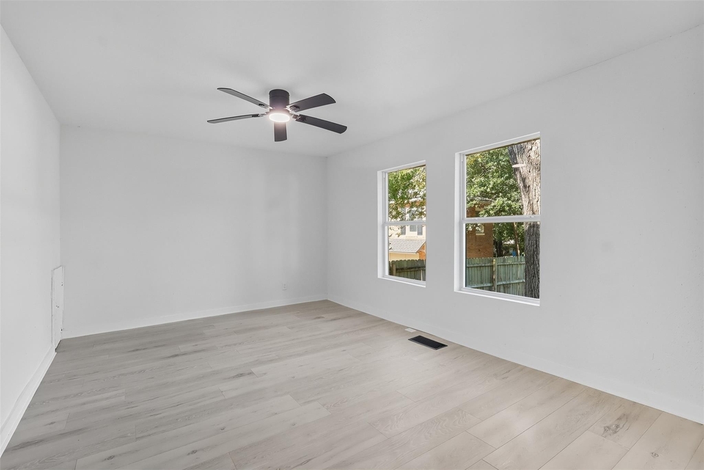 605 N Main Street - Photo 10