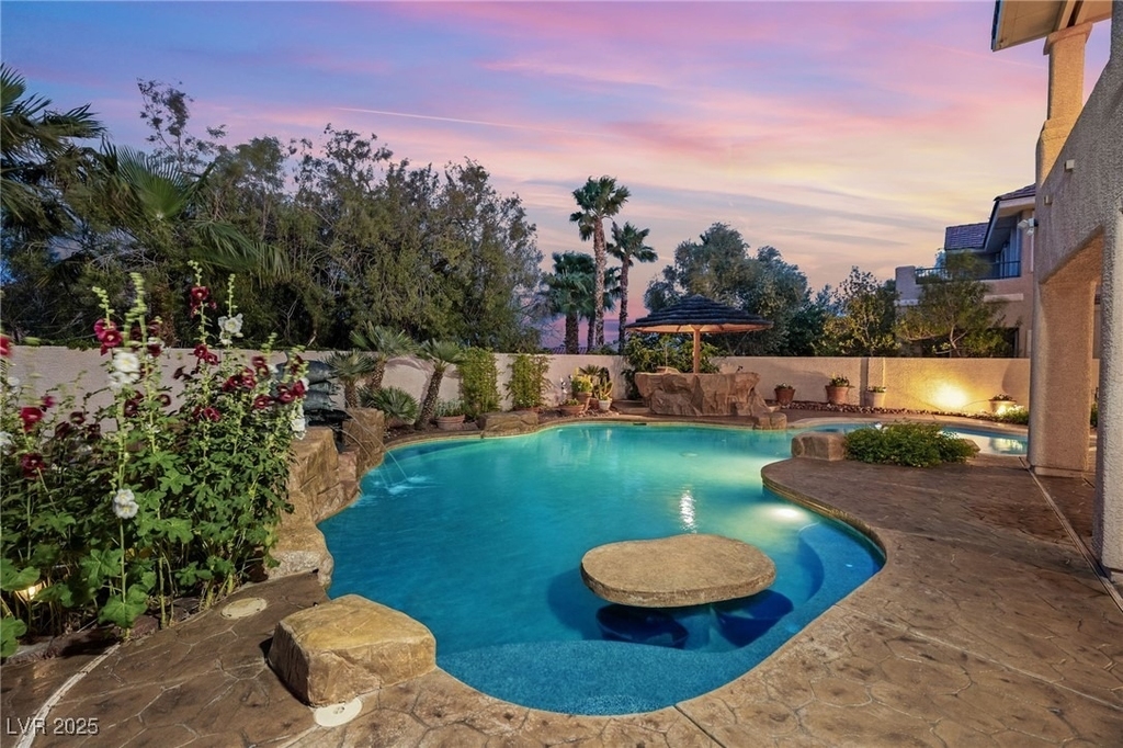 3010 Hammerwood Drive - Photo 2