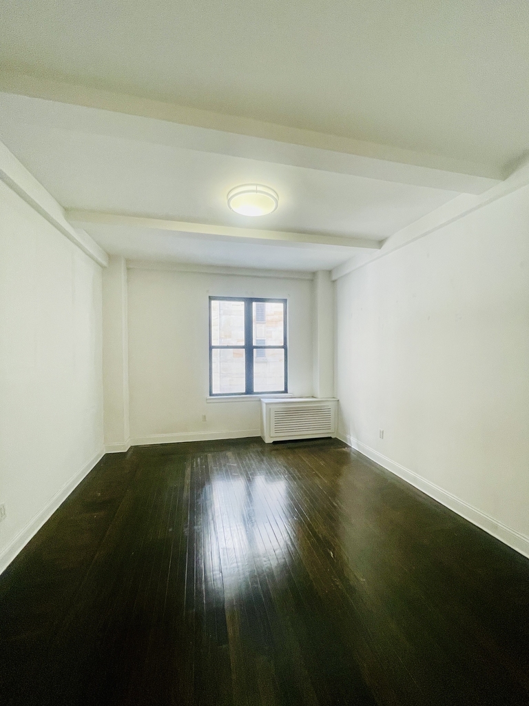 W 55th Street - Photo 3