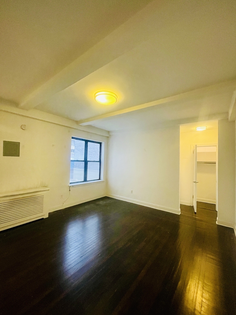 W 55th Street - Photo 0